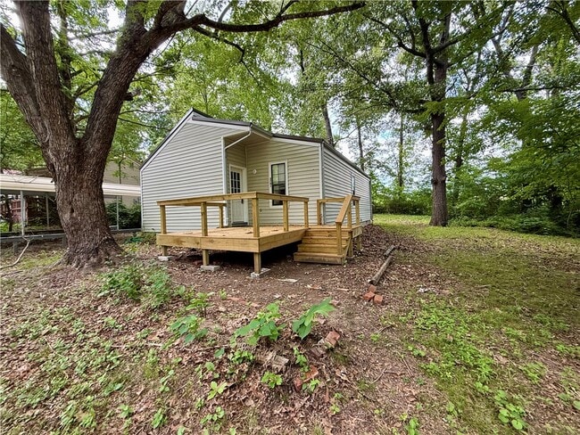 Building Photo - 3701 Overland Cir