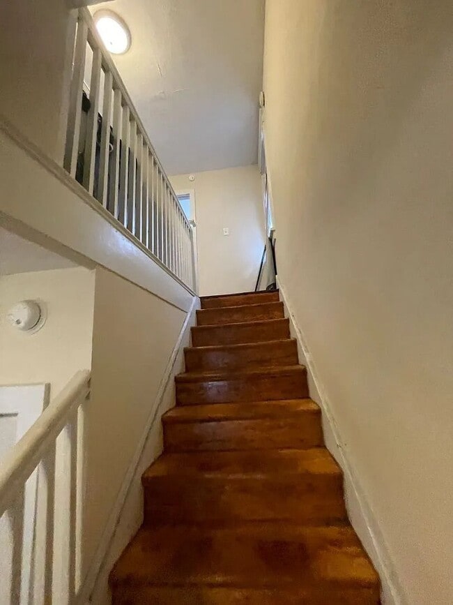 Photo - 613 Northside Ave