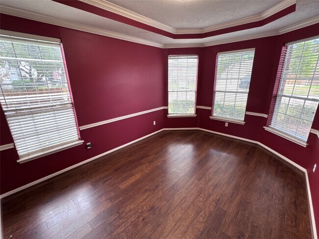 14911 Sun Kiss Ln
