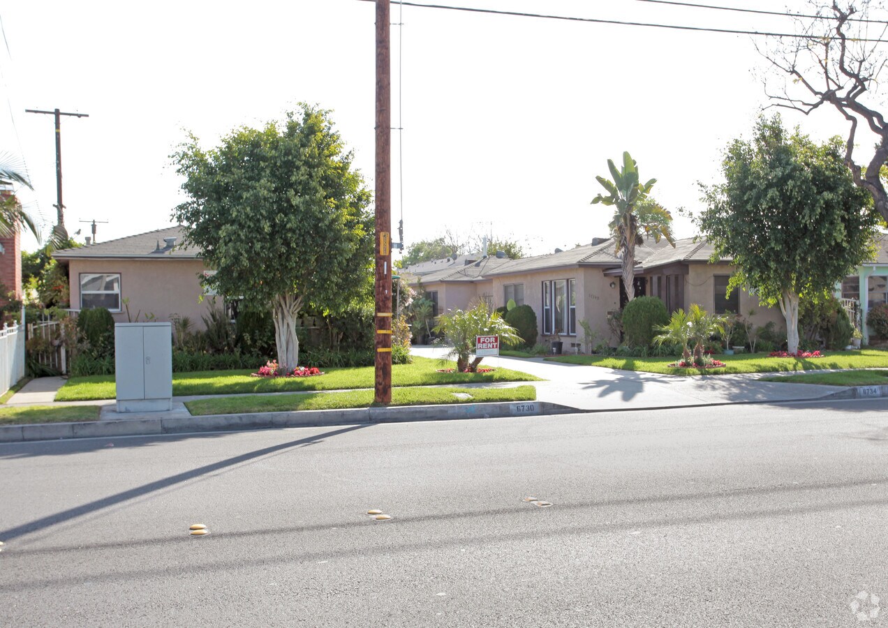 Photo - 6730-6734 Wilcox Ave Apartments