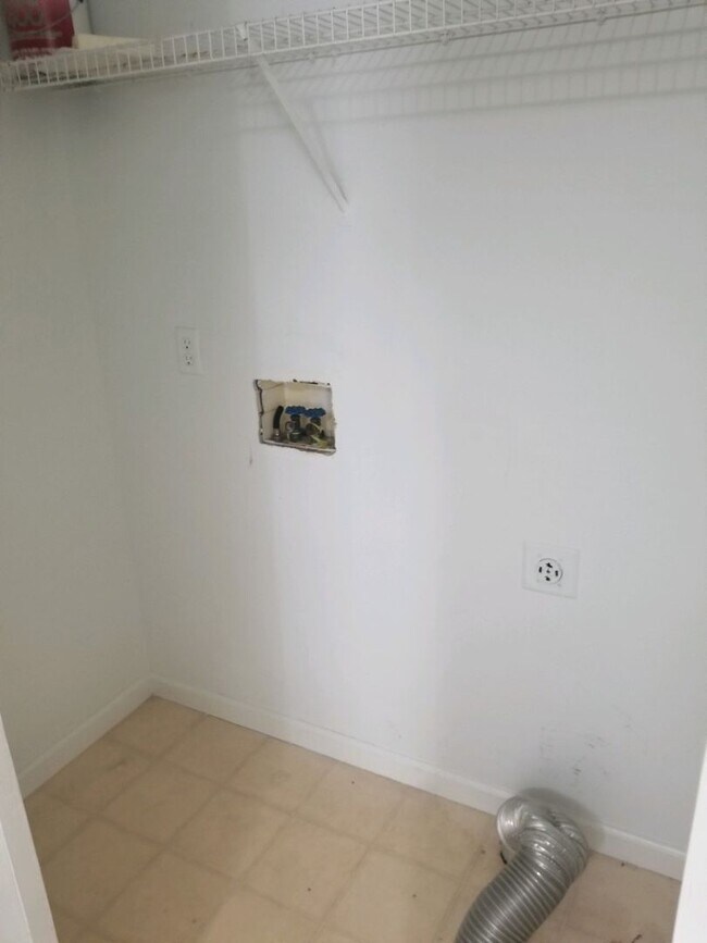 Photo - 1960 E 1st St Unit 1960_2