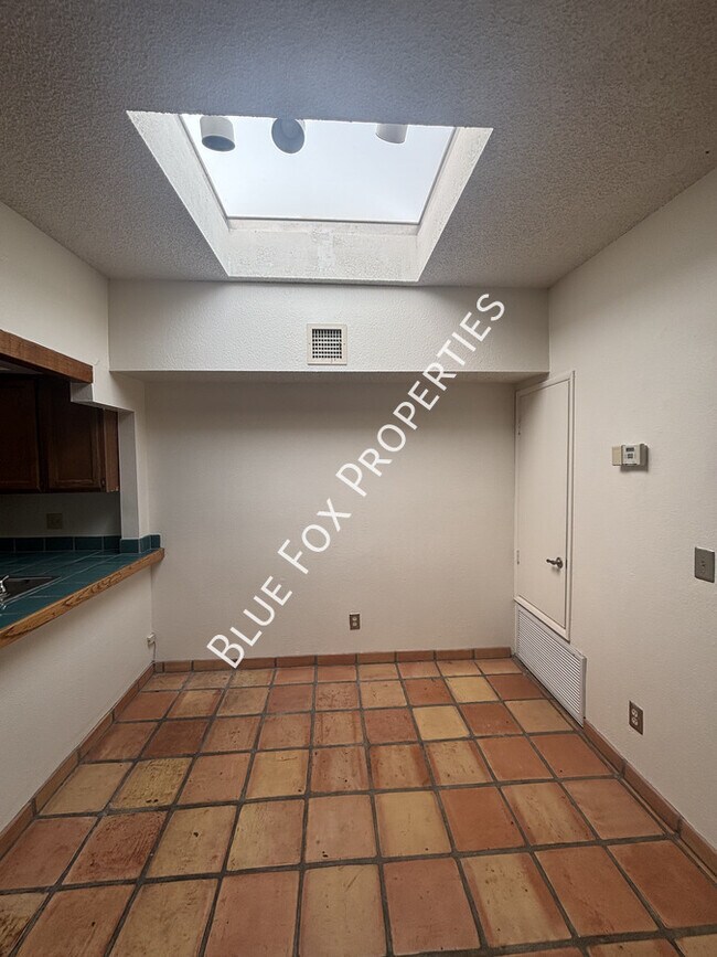 Photo - 5958 Sun County Blvd