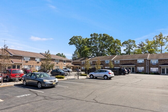Rosol Court Apartments - Rosol Court Apartments