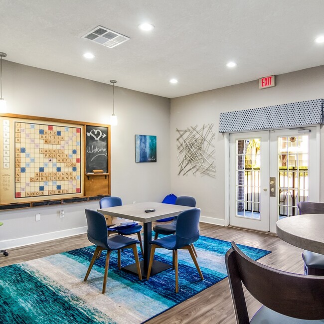 Laurel Pointe