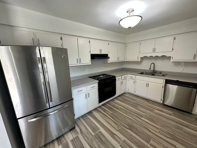 308 Island Dr
