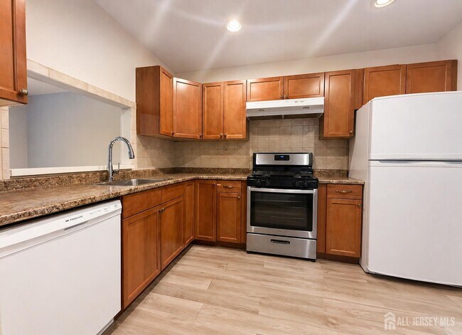 Photo - 161 Applegate Ln