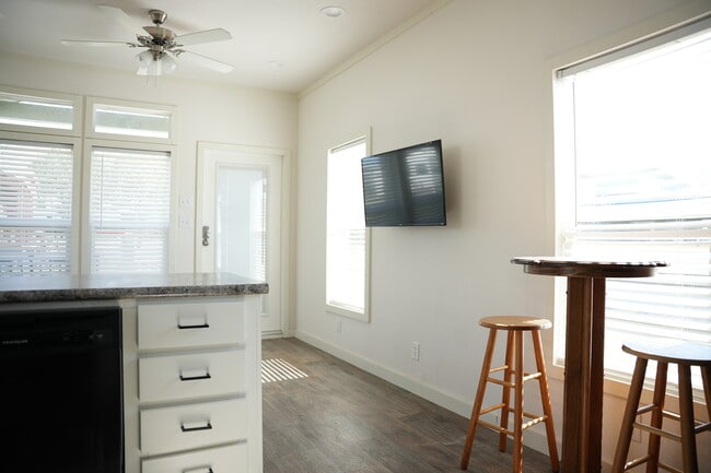 Photo - Tiny Home A28 Retreat