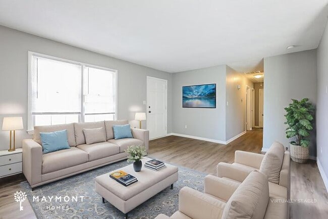 Photo - 105 Lasalle Pl