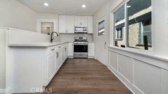 Photo - 911 W 40th Pl