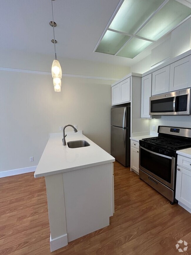 Building Photo - 1821 Polk St Unit 2 Rental