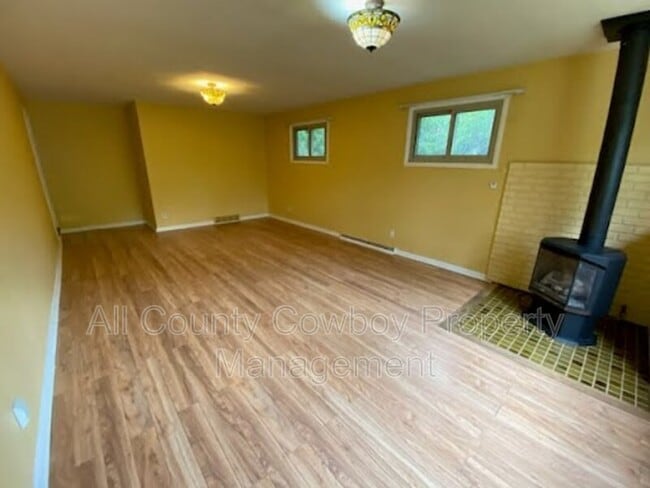 Photo - 659 N 10th St