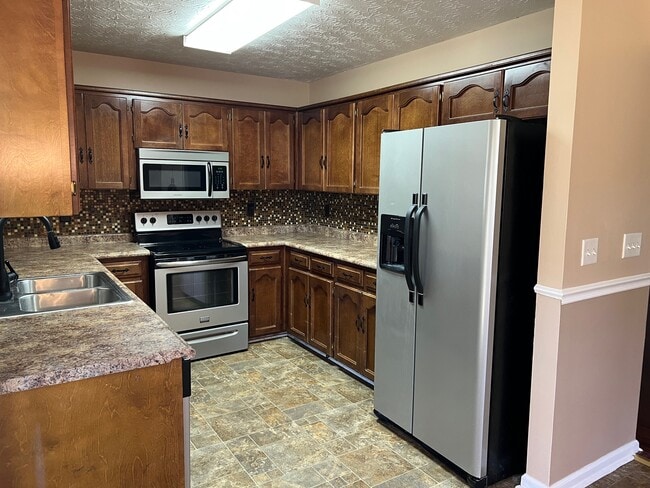 Photo - 11 Lone Oak Dr