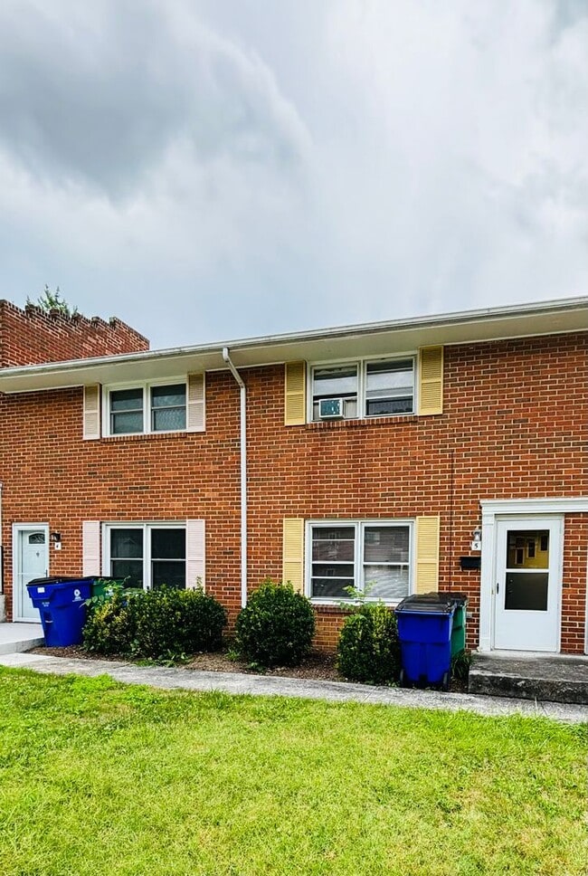 106 Lucas Dr