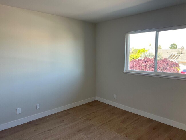 Photo - 210 Beach Park Blvd