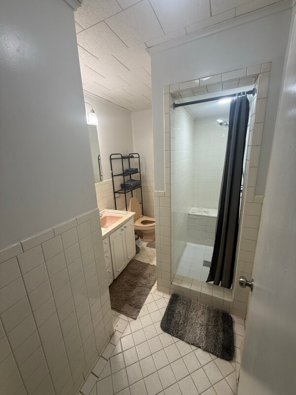 Photo - 215 S Grand Ave