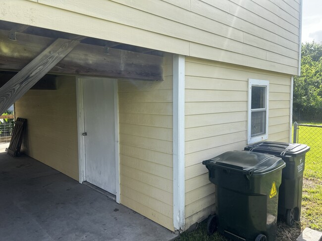 Large Storage - 233 13th St