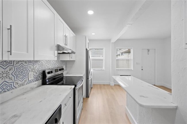 Photo - 412 SE 16th St Unit 2