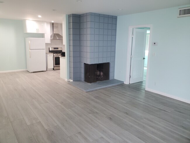 Photo - 12850 Moorpark St Unit 1