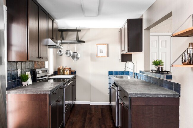 Photo - 377 Pearl St