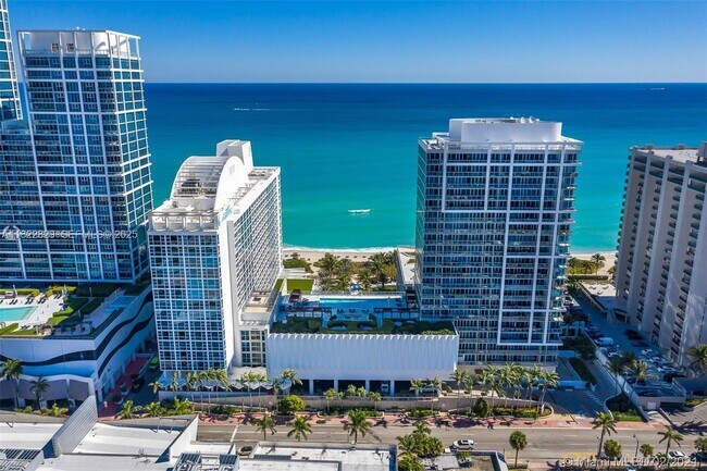 Building Photo - 6899 Collins Ave Unit 1409