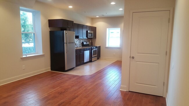 Photo - 5037 Florence Ave Unidad 1