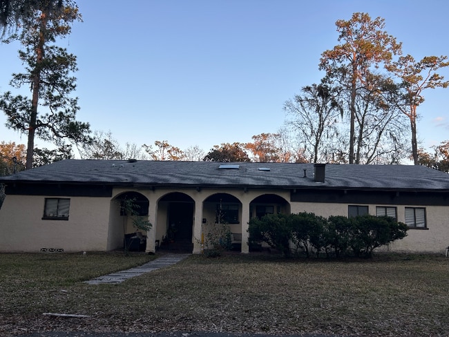 745 NW 18th St