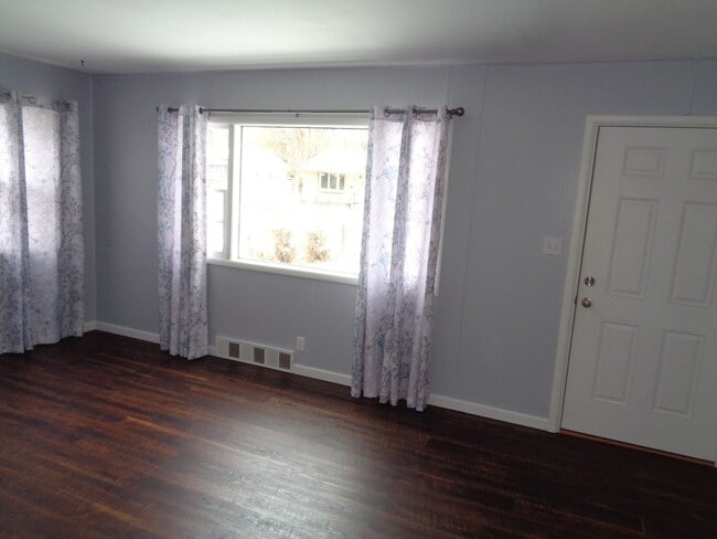 1204 Lynn Ave