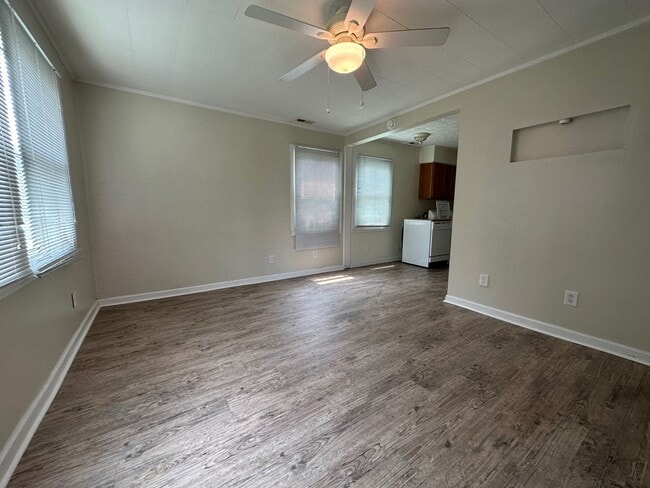 1528 Redwood Dr