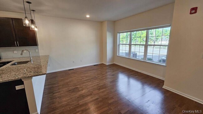 Photo - 260 W Main St Unit 16