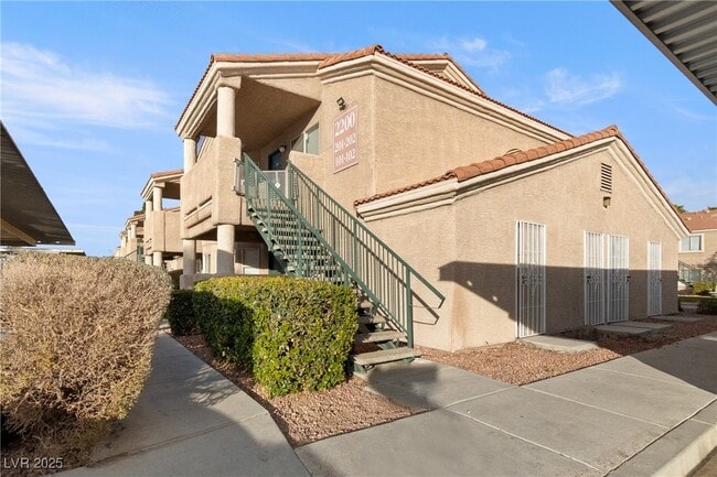 Building Photo - 2200 Benmore St Unit 101 Rental