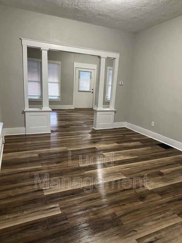 Photo - 661 Cecil Ave