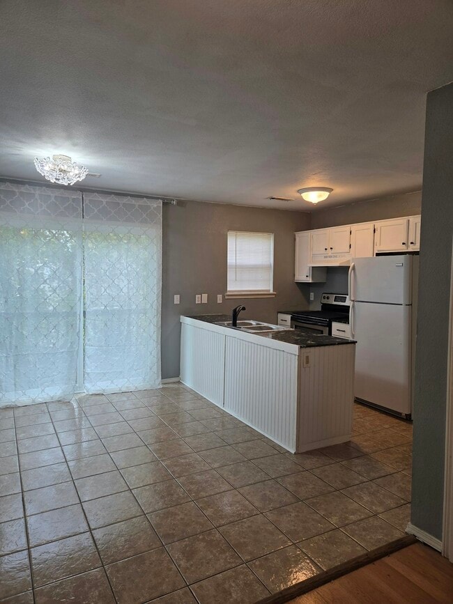 Photo - 501 Braithwaite St