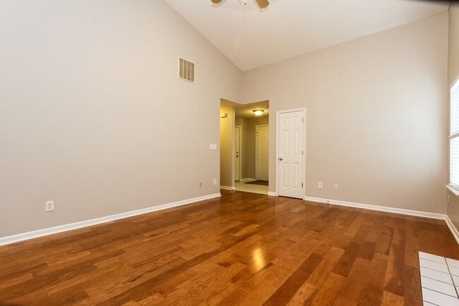 Photo - 1108 Newgate Cir