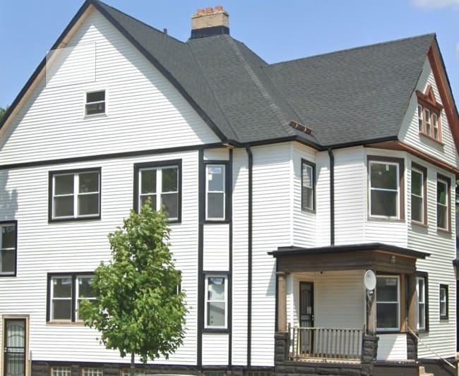 Building Photo - 400 E Meinecke Ave