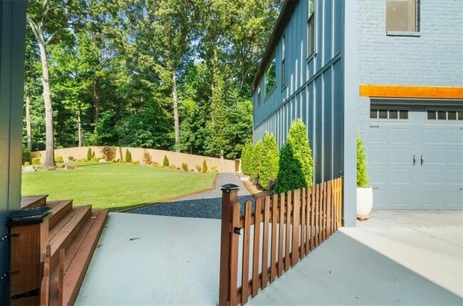 Photo - 1871 Dyer Cir