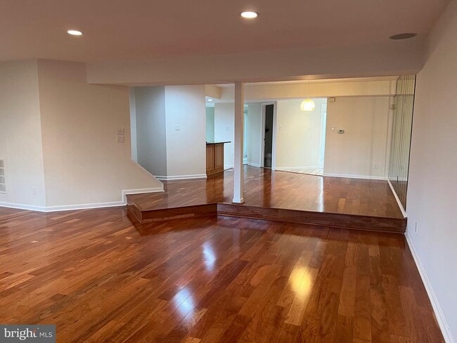 Building Photo - 1710 Chanticleer