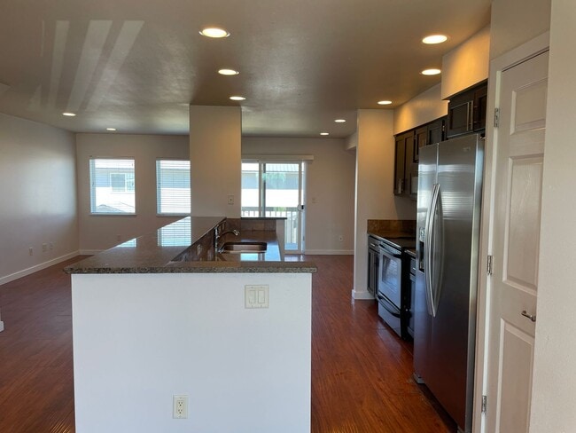 527 E St Unit 527 NE E ST