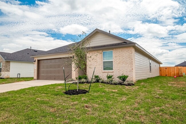 Photo - 1018 Fringed Bluestar Dr