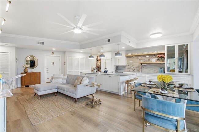 Photo - 150 SE Four Winds Dr Unit B208