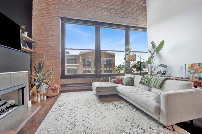 2303 S Michigan Ave Unit 507