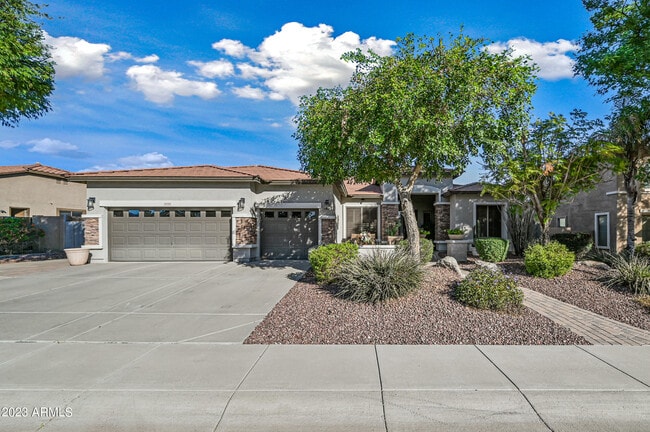 Photo - 18318 W Lisbon Ln