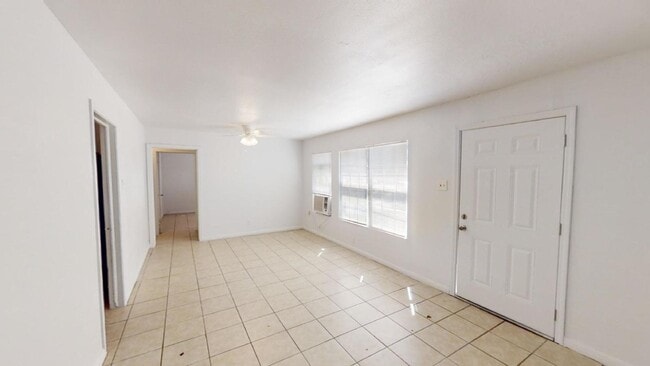 Photo - 1903 Duncan Ave Apartment