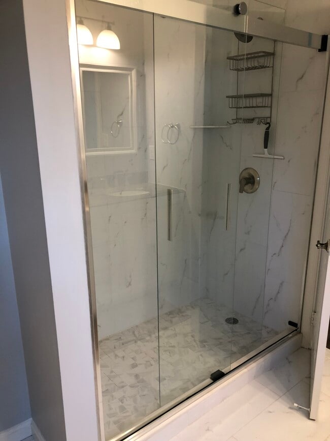 Building Photo - 11717 Dinwiddie Dr Rental