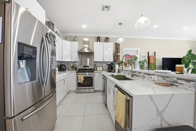 Photo - 936 Pavonia Ave Unit 3B