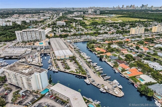 Building Photo - 13499 Biscayne Blvd Unit 606 Rental