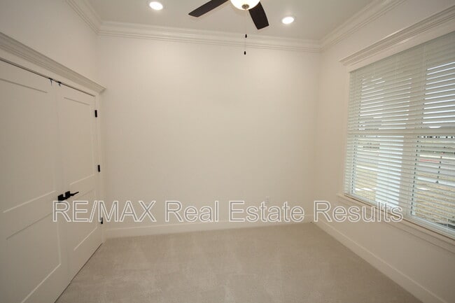 Photo - 1900 W Saddlebrook Ln