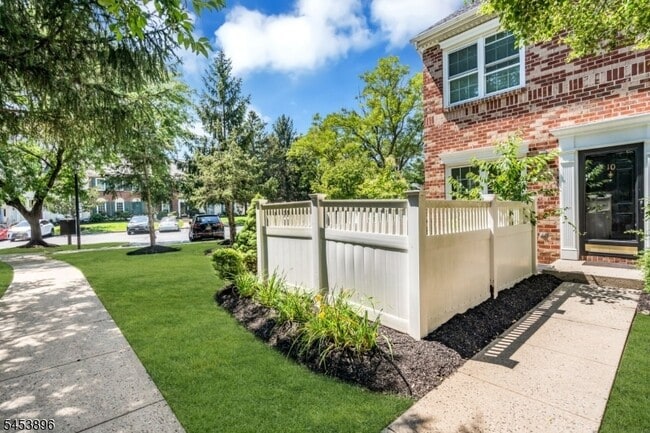 10 Brighton Way