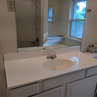 Bathroom - 17355 McIntyre St