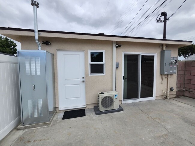 Building Photo - 13420 Harvest Ave Unit 13420 Harvest Ave