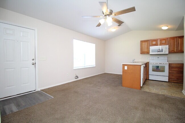 Photo - 2BR/2BA Duplex in Northeast Pensacola Near Burgess Rd – Open Layout & Convenient Location Unit B